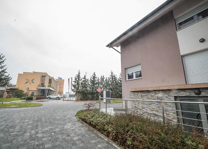 Stil Near Terme Paradiso アパート